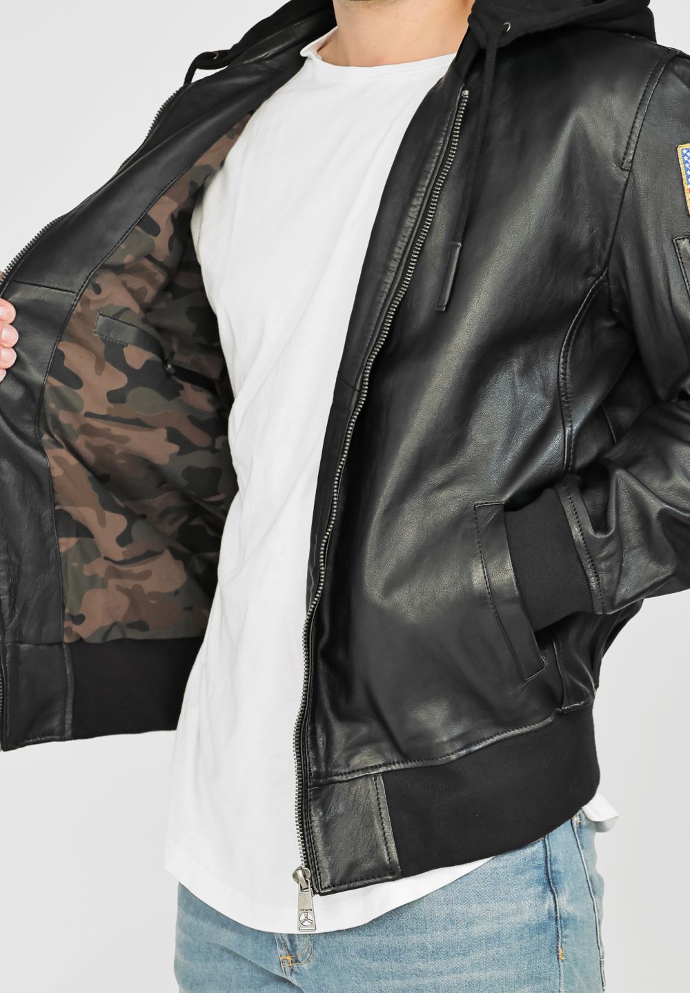 Top-Gun-R-Lederjacke-310-TG2021-2111-Detailansicht-Model-black TGLJ 1020 schwarze Lederjacke von TOPGUN