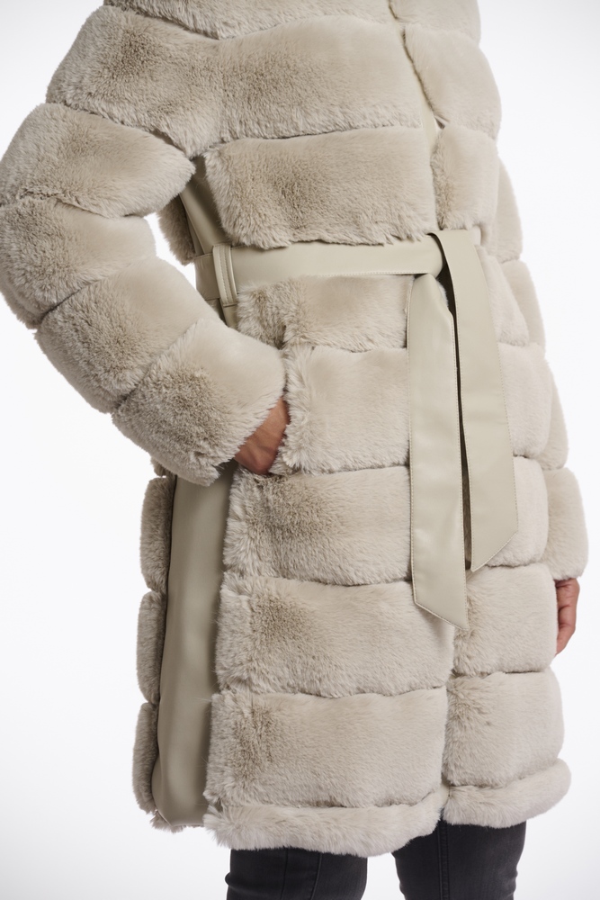 Bridget birch Fake Fur Mantel von RINO&PELLE