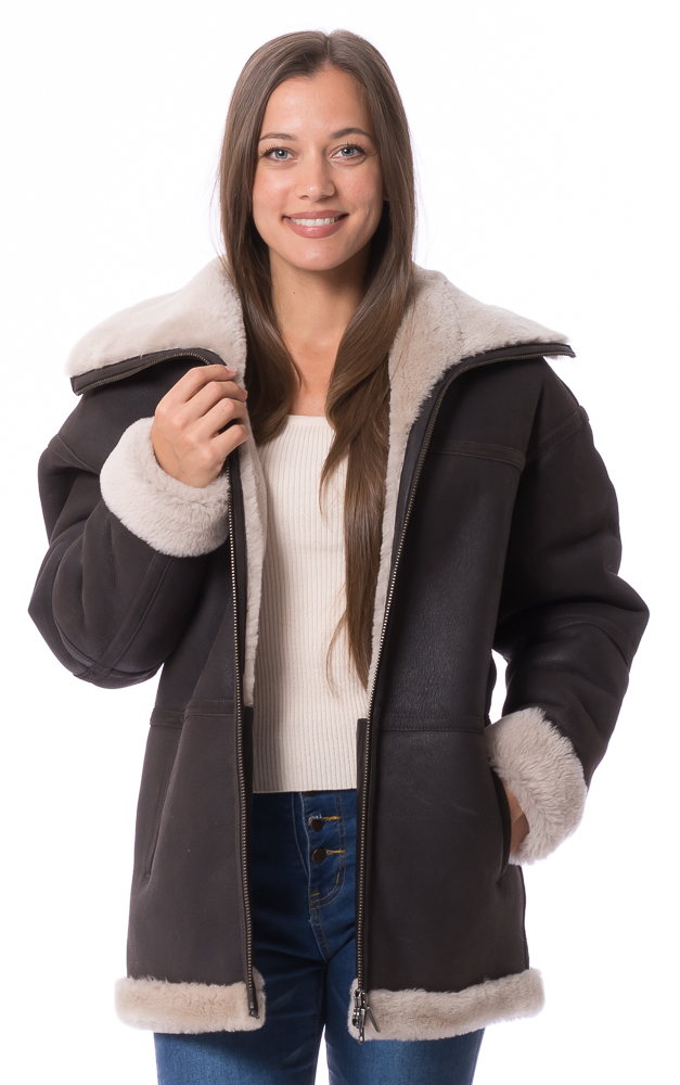 Cozy braun Lammfell Jacke für Damen von TRENDZONE Cozy braun Lammfell Jacke für Damen von TRENDZONE